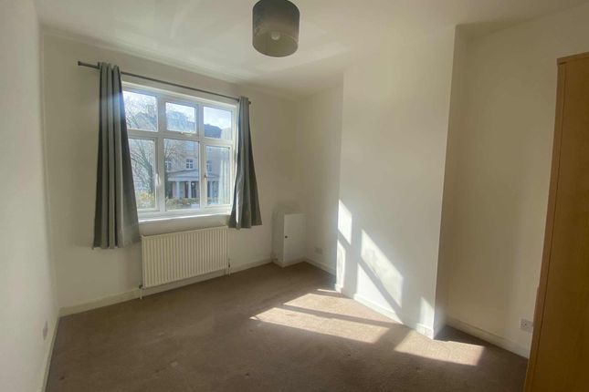 118, High Street, Bushey photo 5