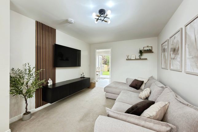 8 Farren Close, Carlisle photo 3