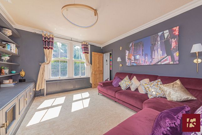 24, Longdown Road, Sandhurst photo 3