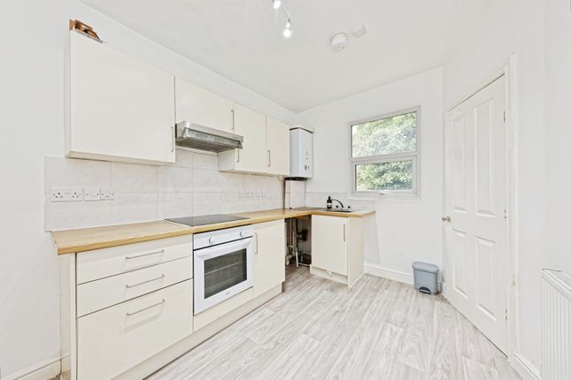 Flat 2, 164, Snargate Street, Kent photo 4