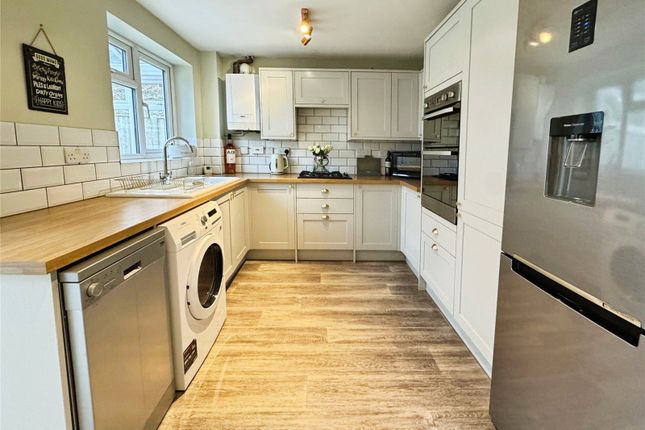 44, Hartley Meadows, Hampshire photo 2