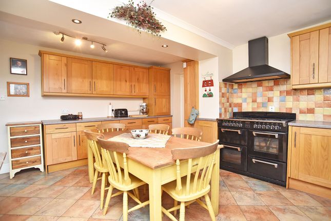 46 Forest Lane Head, Harrogate photo 2