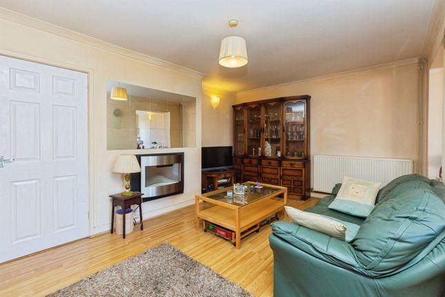 38, Anton Way, AYLESBURY photo 3
