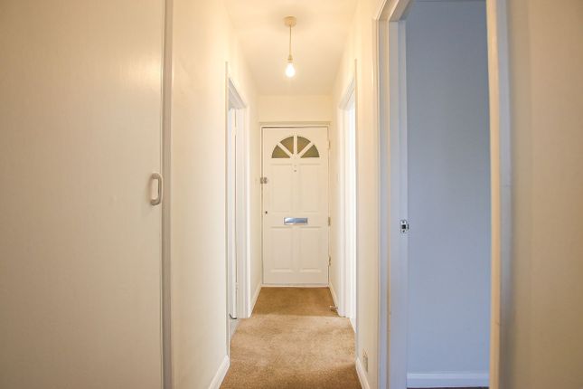 Conlan Court, 27 Maldon Road, Wallington photo 2