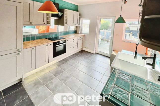 178, CARDIFF photo 3