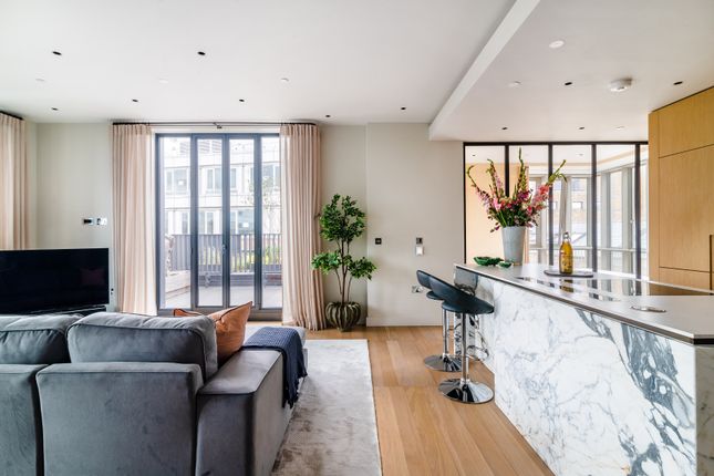 Flat for sale in Floral Street, London