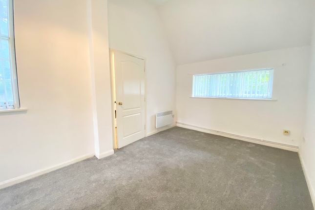 Flat to rent in The Drive, Countesthorpe, Leicester