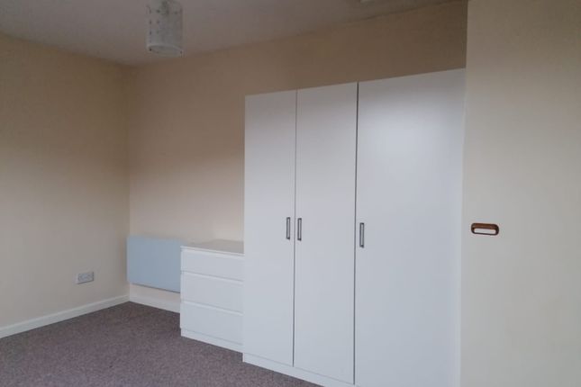 5, Ainon Close, Bangor photo 4