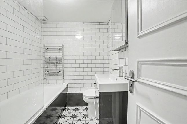 Flat C, 5, Queens Avenue, London photo 4