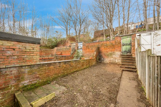 44, Lister Avenue, Doncaster photo 3