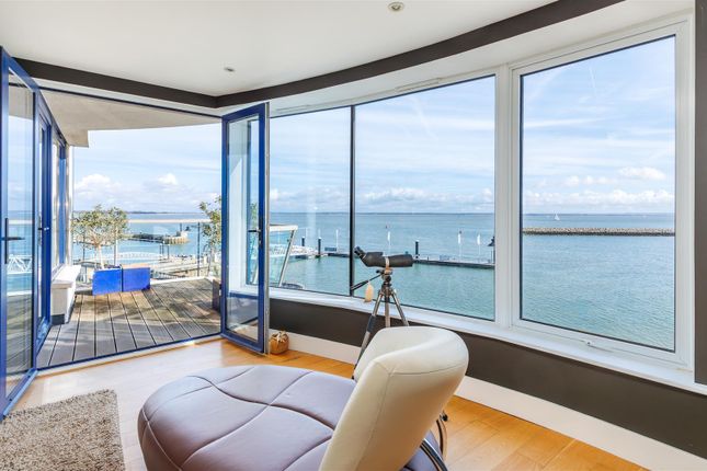 Apt. 20, Number One, The Parade, Cowes photo 4