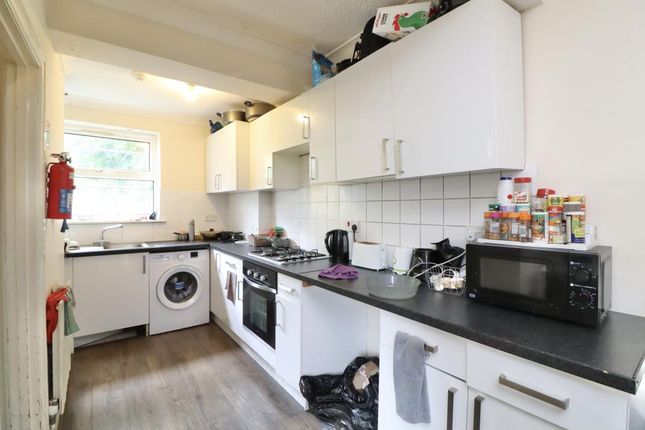 Thumbnail Shared accommodation to rent in Wilton Avenue, Southampton