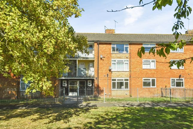 139, Welcombe Avenue, Swindon photo 2