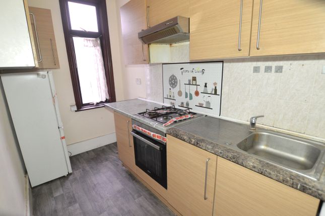 17C, Gladstone Avenue, London photo 4
