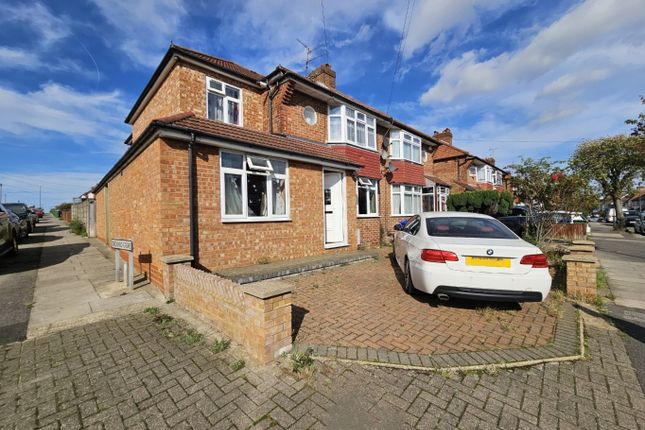 Thumbnail Semi-detached house for sale in Oakleigh Avenue, Edgware, Middlesex