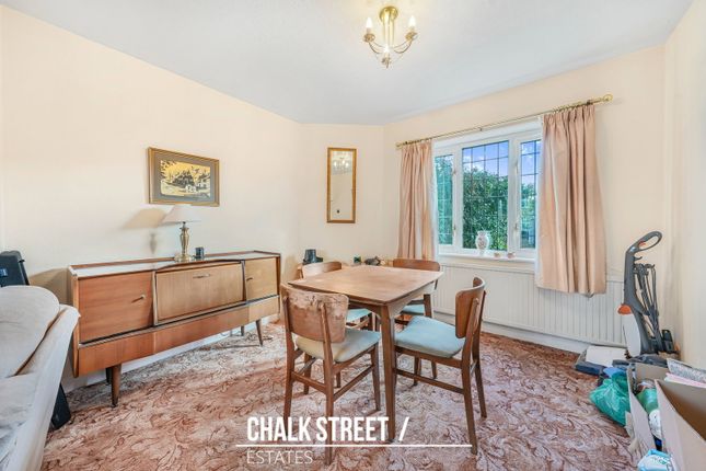 55, Victoria Avenue, Romford photo 4
