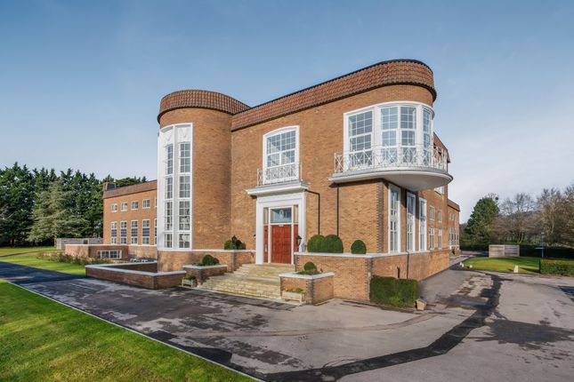 Thumbnail Flat for sale in The Residence, Wycombe Road, Saunderton, High Wycombe