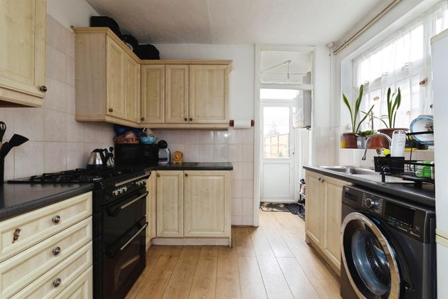 6, Cranborne Road, Barking photo 3