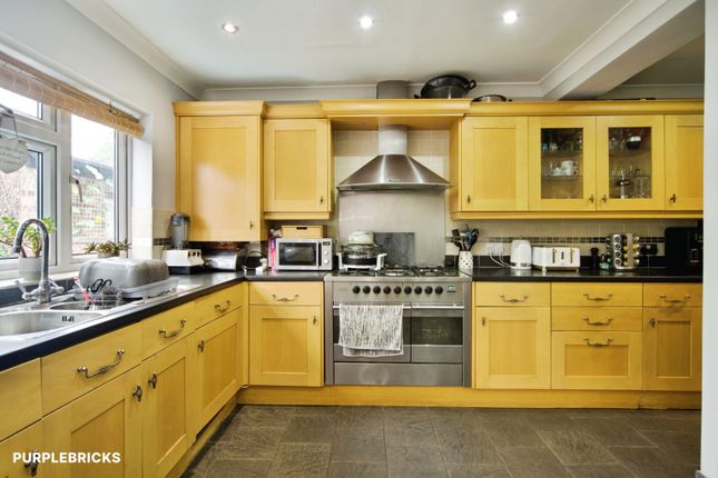 77, Churchbury Lane, Enfield photo 4