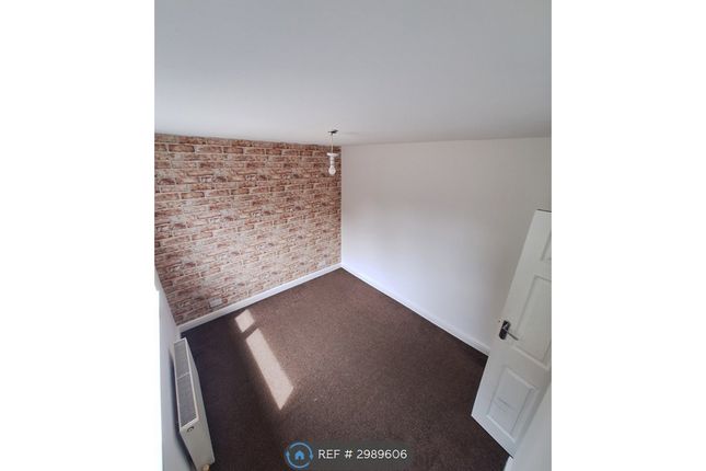 Blackthorne Close, Dudley photo 3