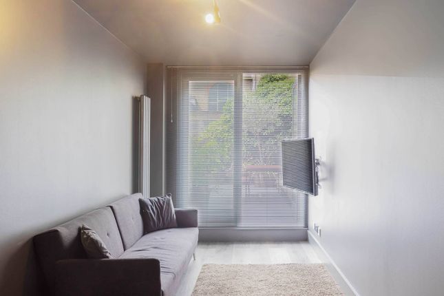Flat to rent in Caledonian Road, King's Cross, London