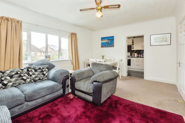 Flat for sale in Middle Road, Aylesbury