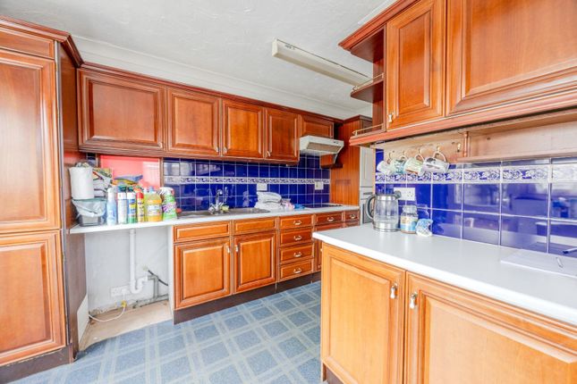 4, Oakleighs, Benfleet photo 4