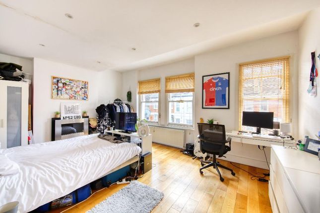58, Gilbey Road, London photo 3