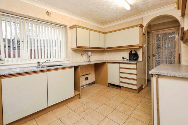 19, Chelmsley Grove, West Midlands photo 4