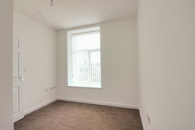 Flat to rent in Whingate Business Park, Whingate, Leeds