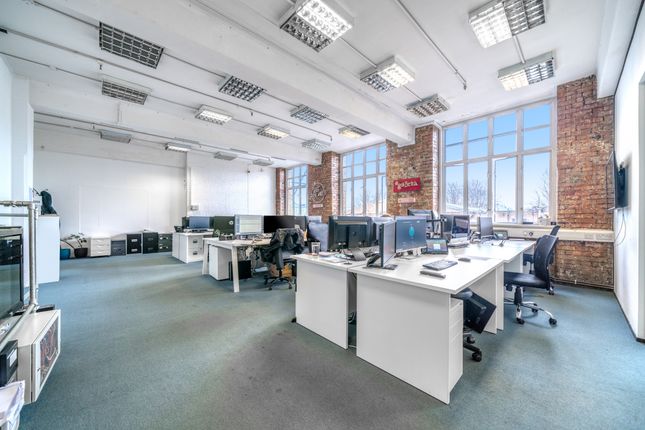 Office to let in Unit 9B, Queens Yard, Hackney Wick, London