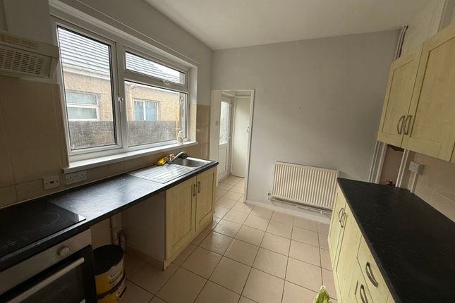49, Llanelli photo 5