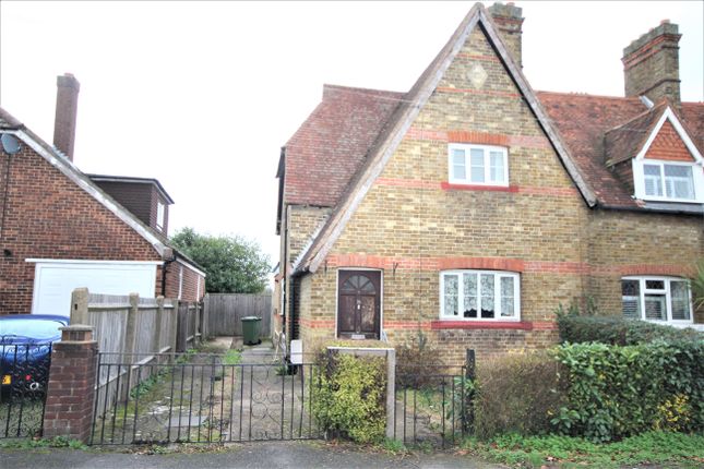 End terrace house for sale in Shepperton Road, Laleham, Staines