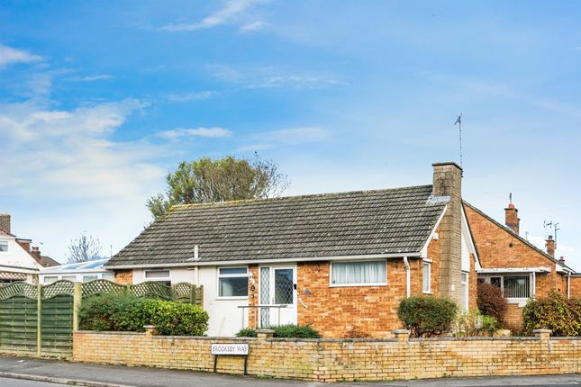 Detached bungalow for sale in Weedon Road, Swindon