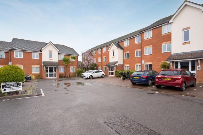 Thumbnail Flat for sale in Firs Avenue, Windsor