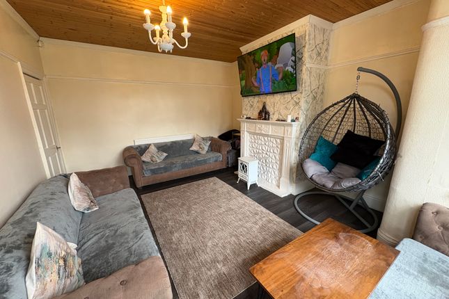 23, Lower Rushton Road, Bradford photo 4