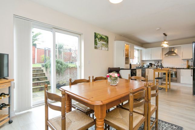 7A,, Rivieres Avenue, Conwy photo 3