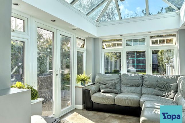Bellhouse Road, Leigh-on-sea photo 3