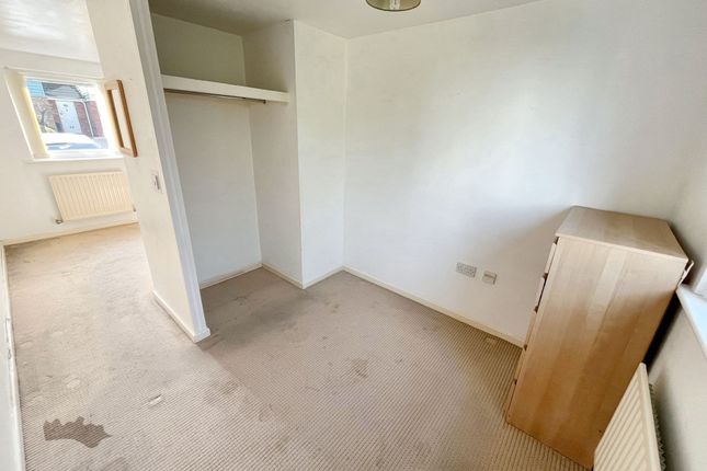 Flat to rent in Follager Road, Rugby