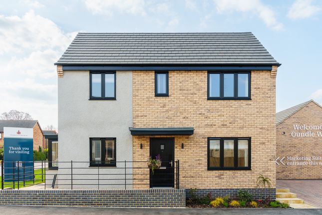 2, St Christophers Drive, Oundle photo 2