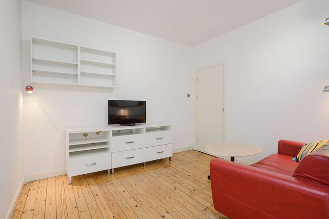 Langham Court,Flat 13, Wyke Road, London photo 4
