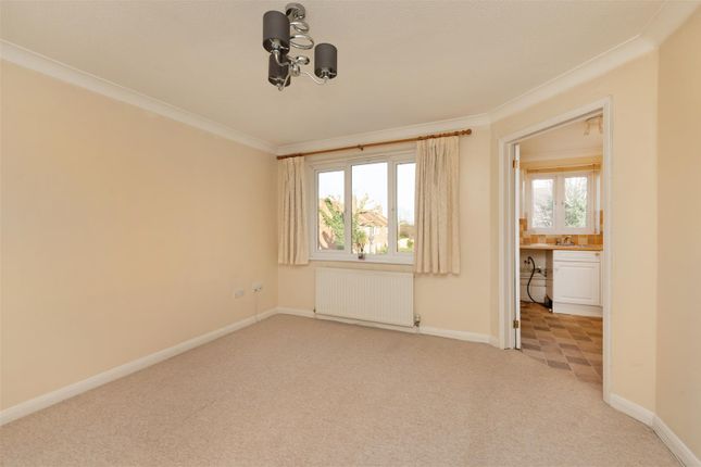 11 Summer Court,, Herne Bay Road, Whitstable photo 4