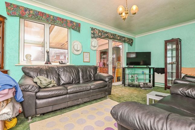 9, Lupin Way, Essex photo 3
