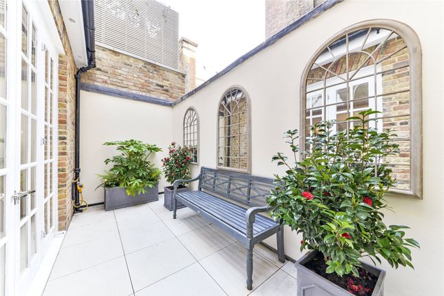 Terraced house for sale in Chesterfield Hill, Mayfair, London