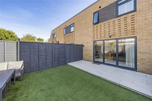 220, Morden Road, London photo 3