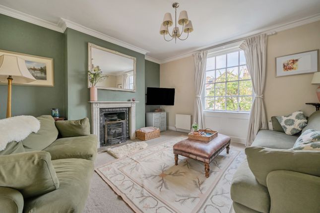 65, Baker Street, Berkshire photo 2