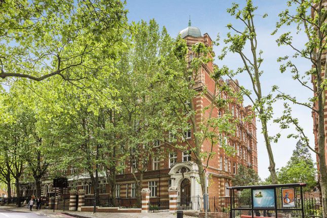 Flat for sale in Maida Vale, London