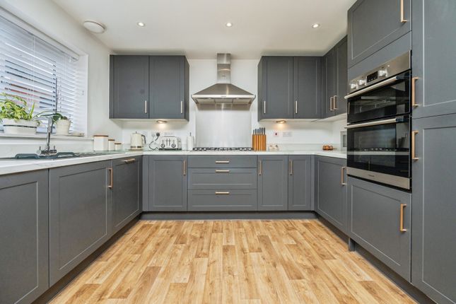 83, Poplar Drive, Stratford-upon-Avon photo 4