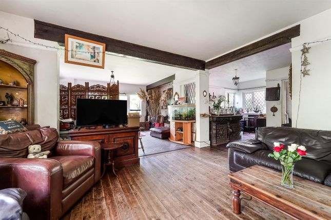 White Cottage, Tadworth photo 2