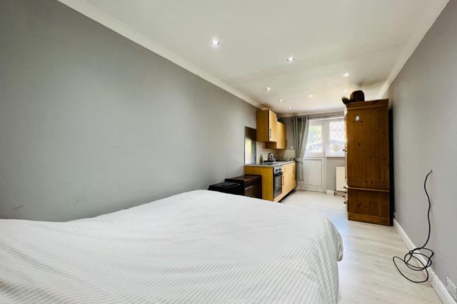 End terrace house for sale in Quaker Drive, Cranbrook